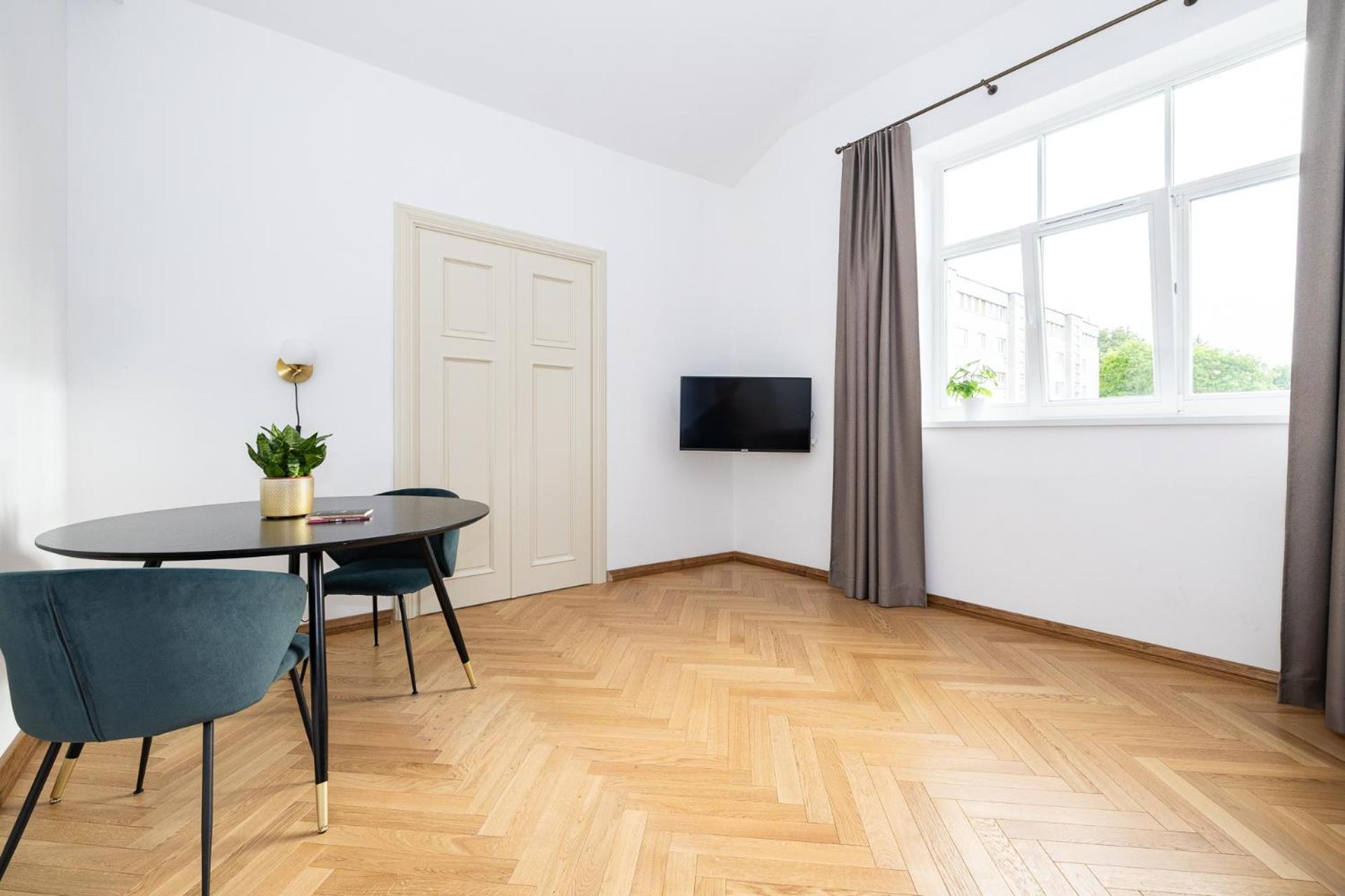 Apartament Diplomatica I High Ceilings I Parking I Easy Check-in I Cohost