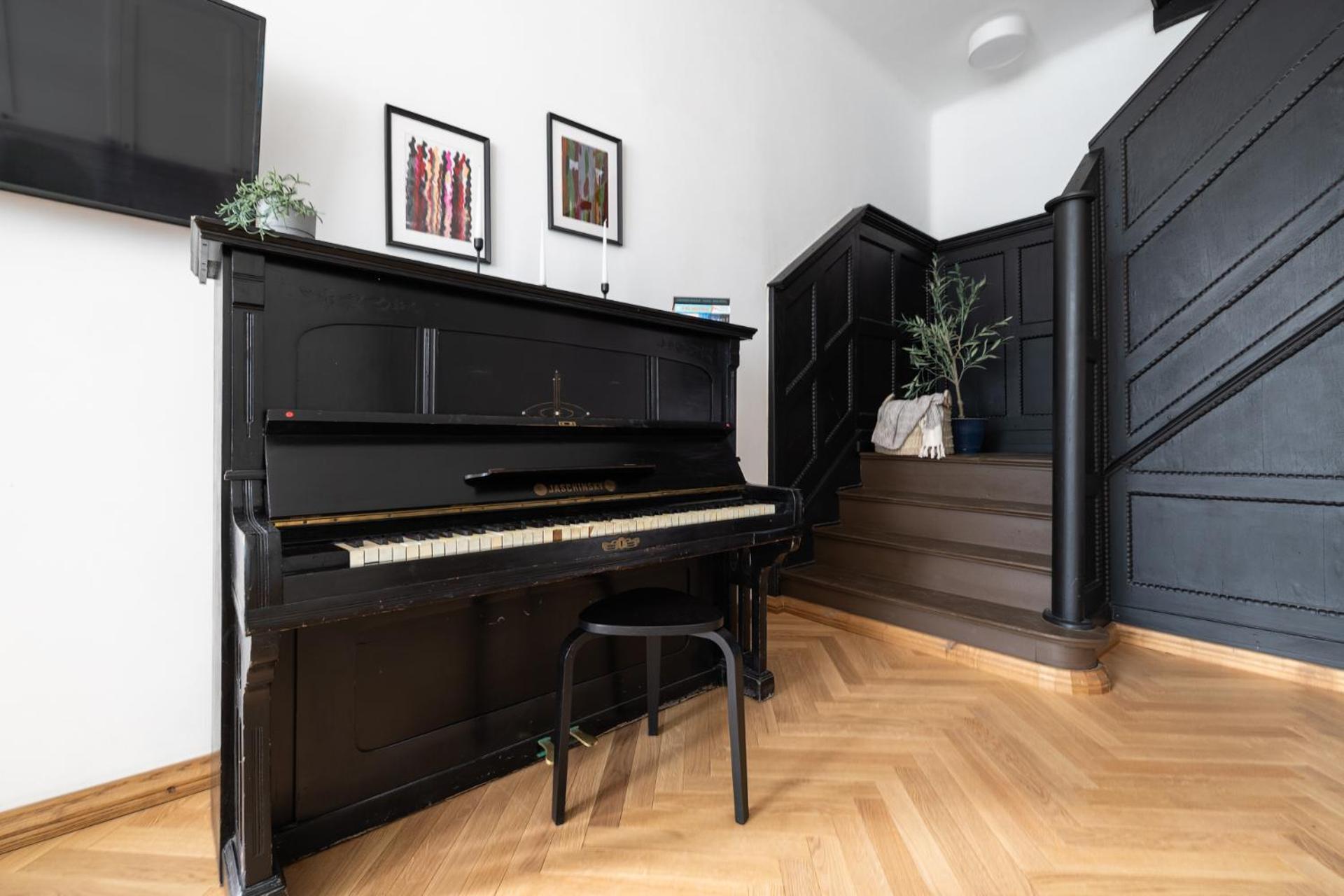 Diplomatica I High Ceilings I Parking I Easy Check-in I Cohost Apartament