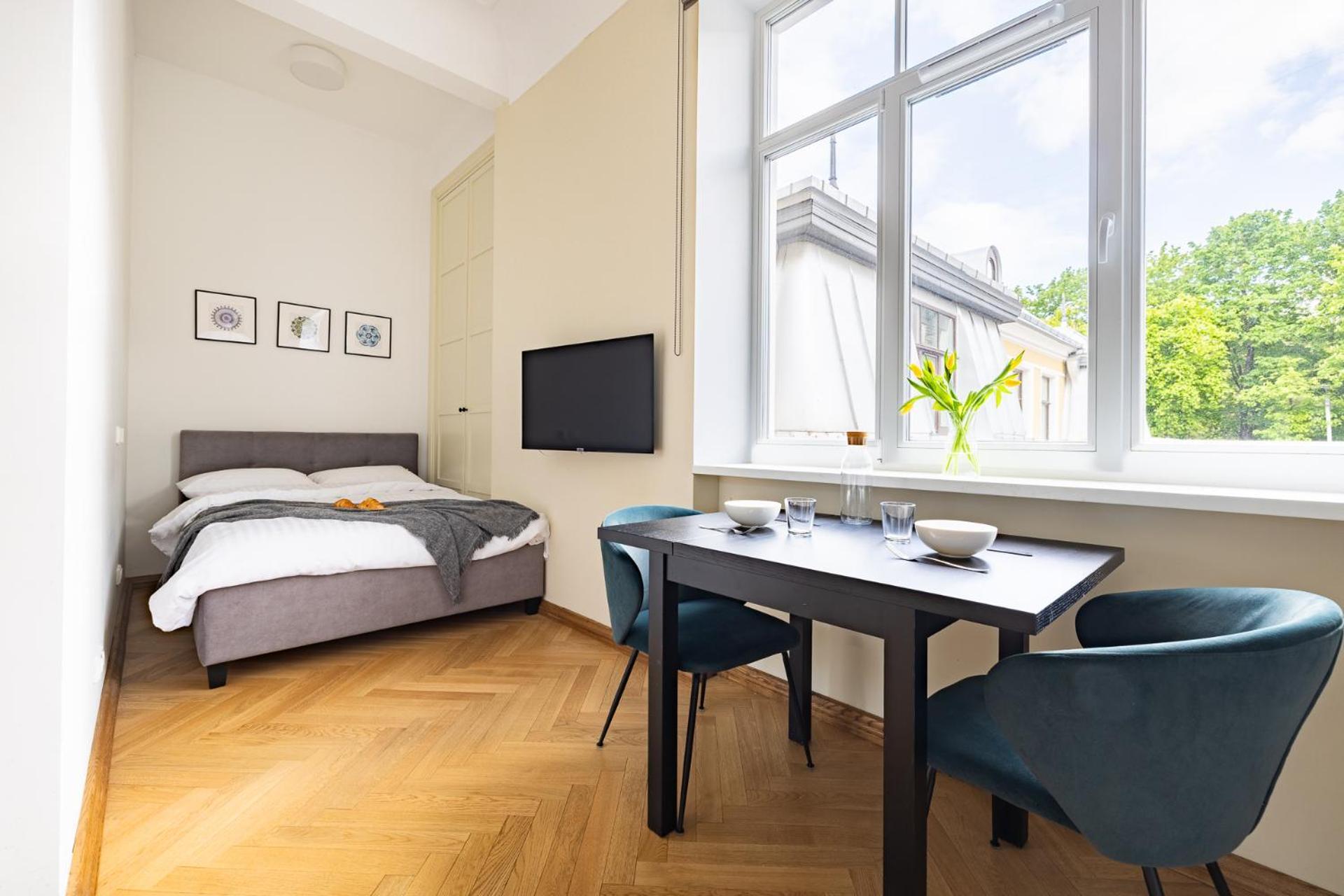 Diplomatica I High Ceilings I Parking I Easy Check-in I Cohost *