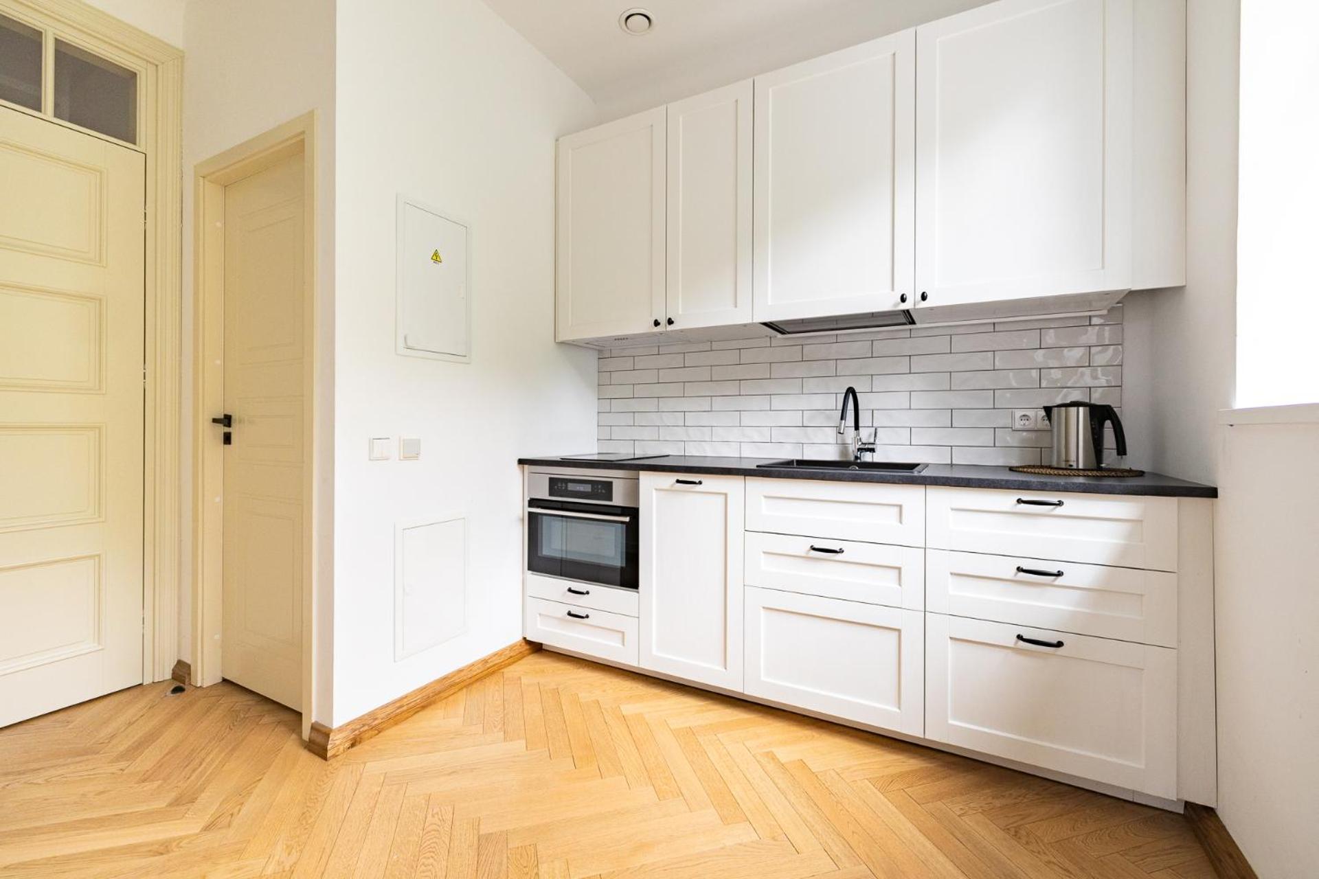 Diplomatica I High Ceilings I Parking I Easy Check-in I Cohost *