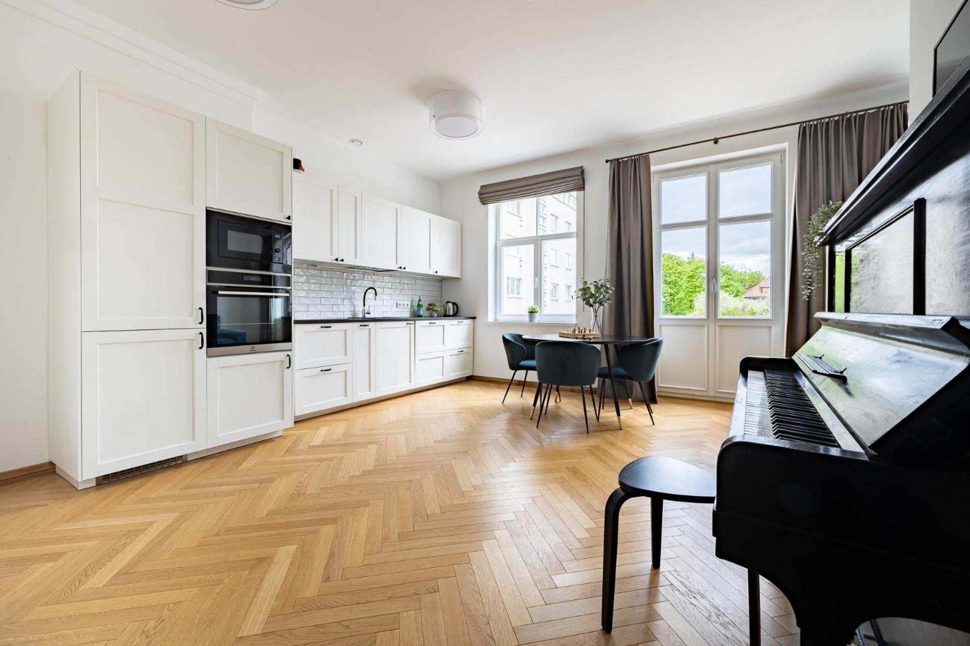 Apartament Diplomatica I High Ceilings I Parking I Easy Check-in I Cohost *
